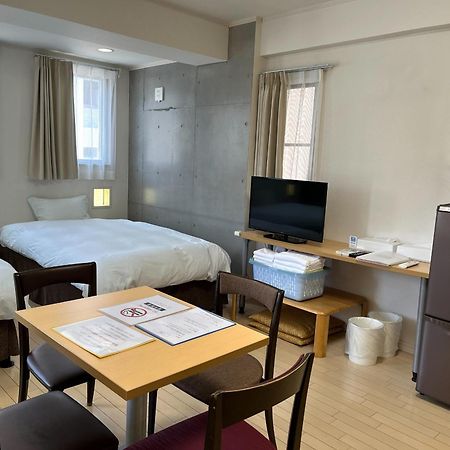 Across Omoromachi Naha Lejlighedshotel Eksteriør billede